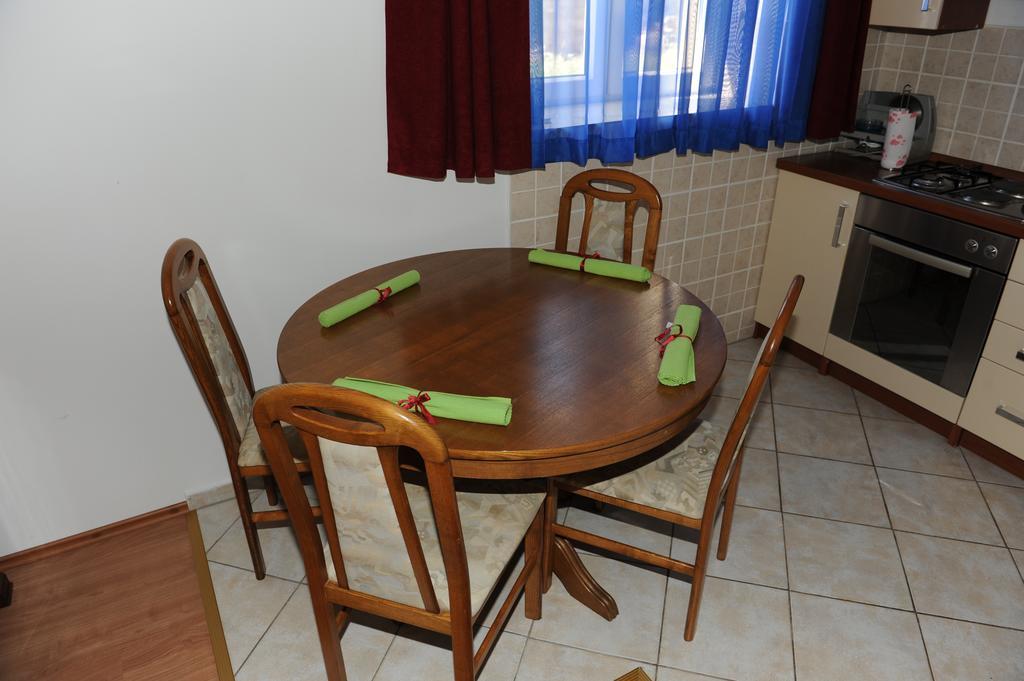 Apartment Matini Dvori Dubrava  エクステリア 写真