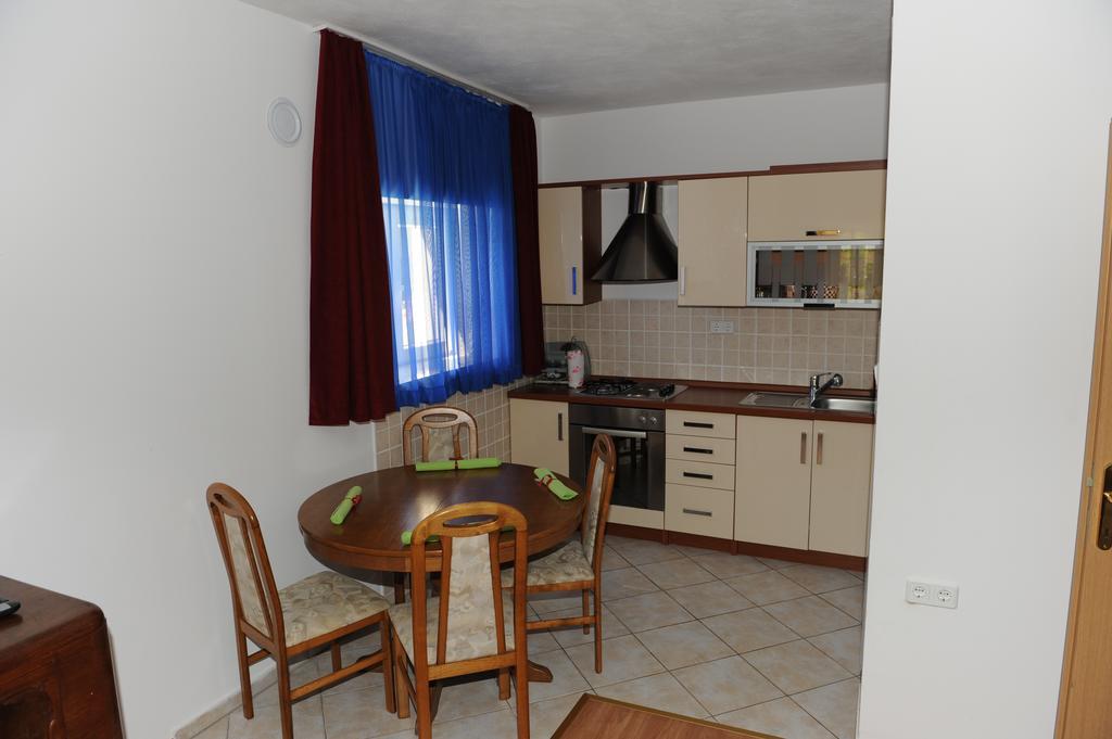 Apartment Matini Dvori Dubrava  エクステリア 写真
